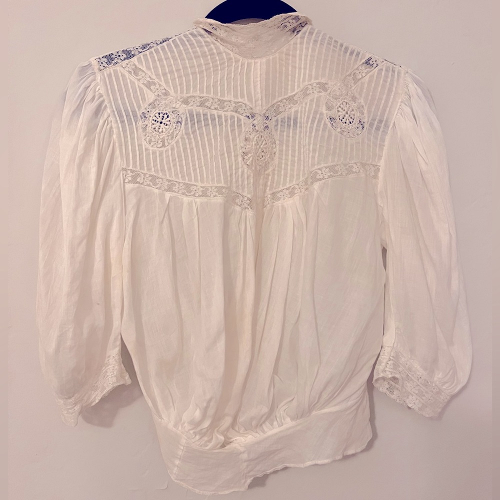 Vintage lace detail top size xs